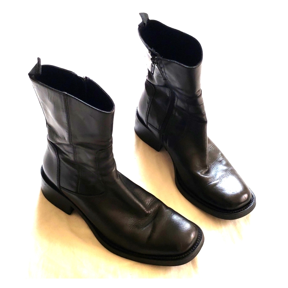 Barneys of New York soft leather boots